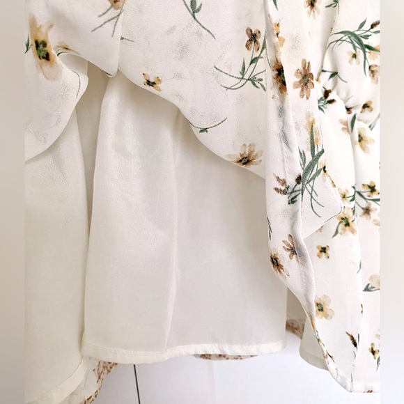 Paper Crane Cream Floral Mix Print Sleeveless Wrap Front Peplum Blouse sz Large - Picture 6 of 7